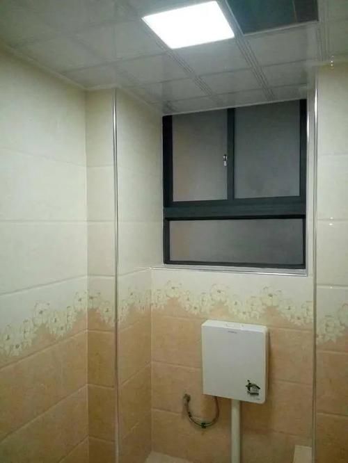 老婆|老婆坚持把厨房装到餐厅,房子装修完,邻居纷纷上门参观!