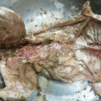 蒜香粉|想要滋阴补血吗？这道烤兔少不了