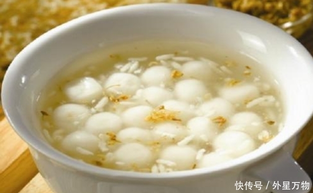 女人来月经后,干了这碗“养生羹”,缓解疼痛,修复子宫祛斑美颜