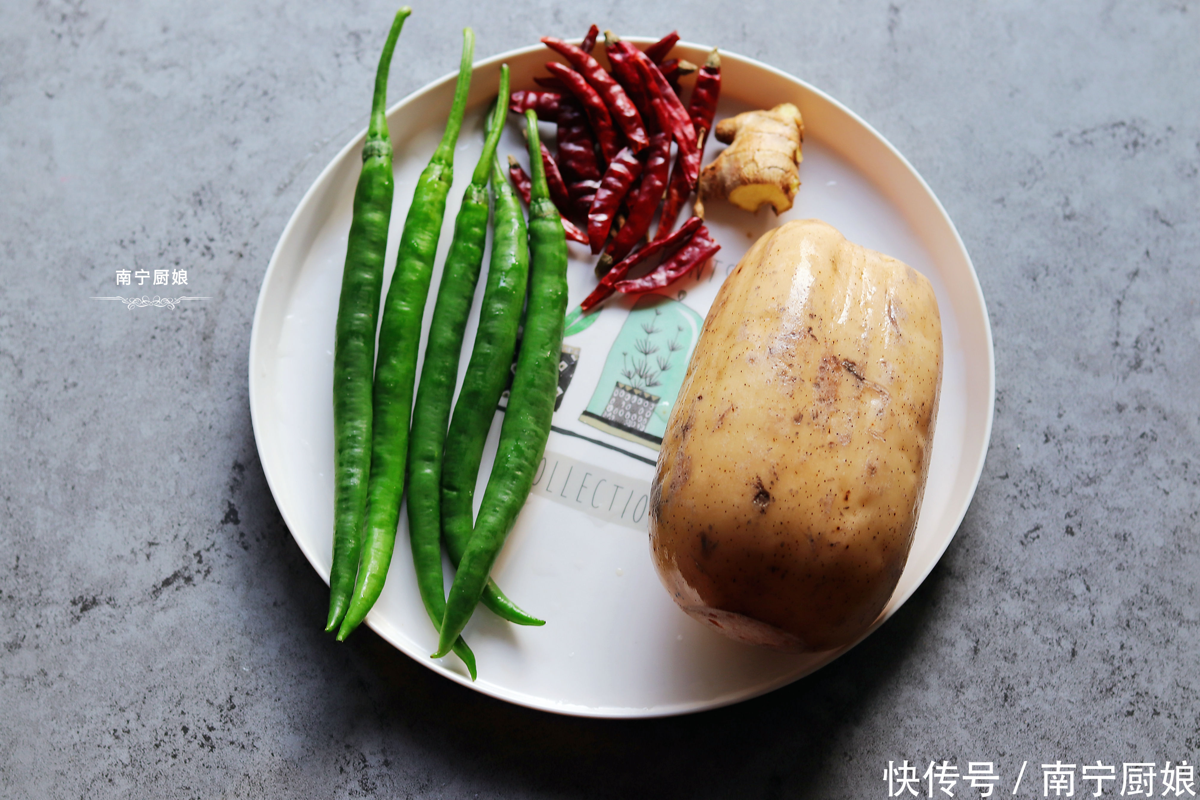 拿来|莲藕别只会炖排骨汤了,拿来做成这样的开胃菜,做上一大盘吃上瘾