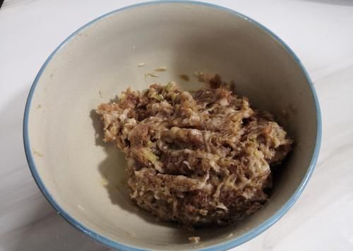 这道菜，年夜饭上每年都得有，寓意团圆，外酥内香，全家都爱吃