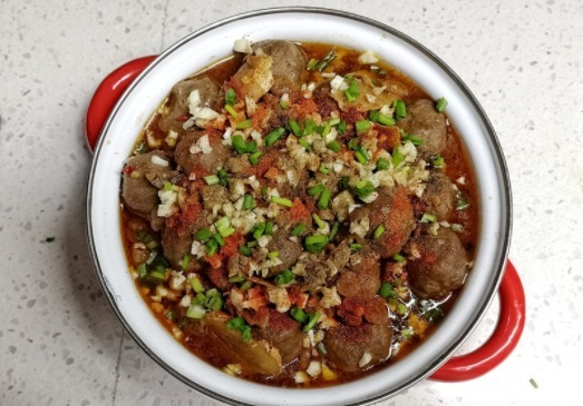 一个人吃饭的时候,我经常煮这样的菜,食材一锅煮,简单又美味