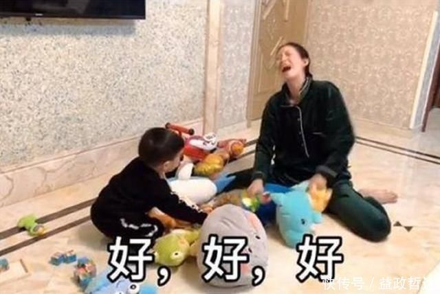 宝宝|有种“套路深”叫小姨带娃,看完这组图网友笑出声:一物降一物