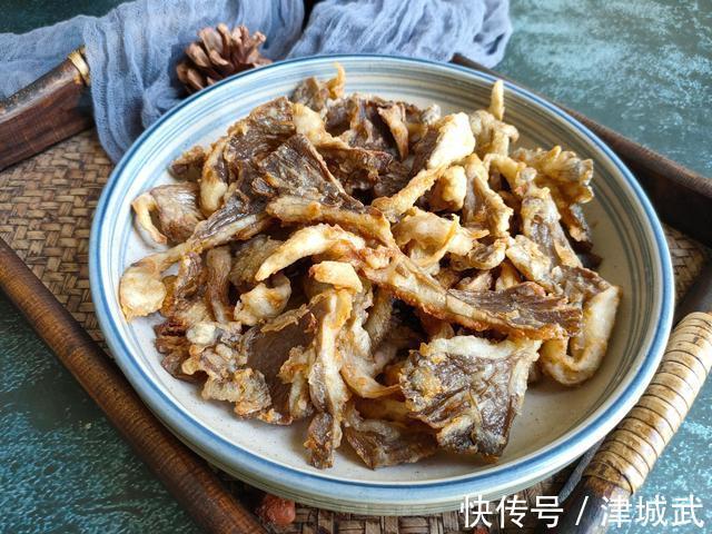 小苏打和食用碱有啥不一样？很多人不懂怎么用，看完后别再用错了