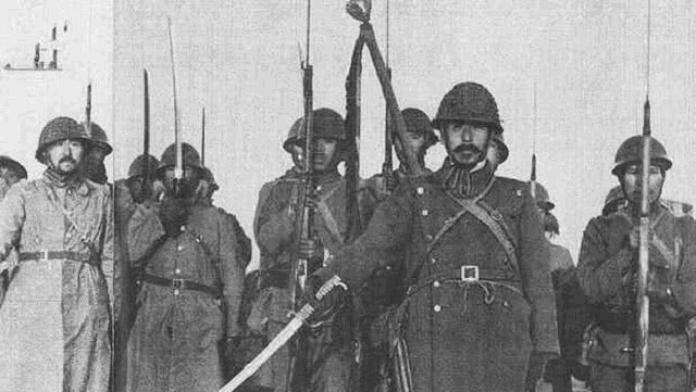 大砍刀|二战时期，大砍刀能劈断日本刺刀吗？老兵说了你可能不信