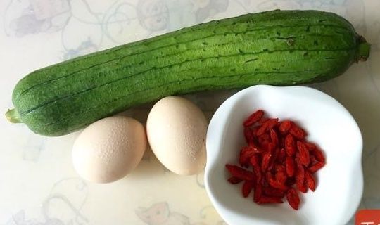 绿豆|小暑过后该吃它了!维C含量是绿豆的3倍,10秒做出一盘减脂菜