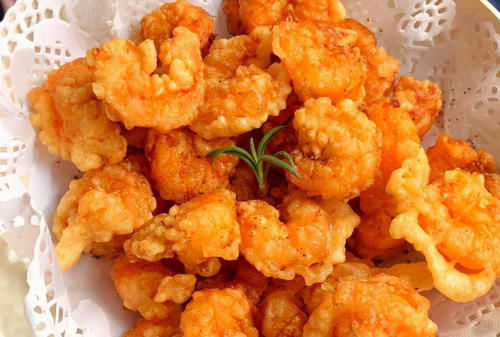 椒盐|脆皮椒盐虾仁,外酥里嫩,一口一个超过瘾