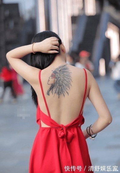 量感 最有魅力的“吊带裙”,当看后面时,你还想看前面