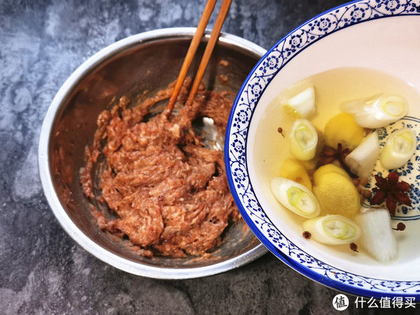 锅贴|饺子吃腻了试试做这面食，外焦里嫩汤汁鲜美比饺子好吃