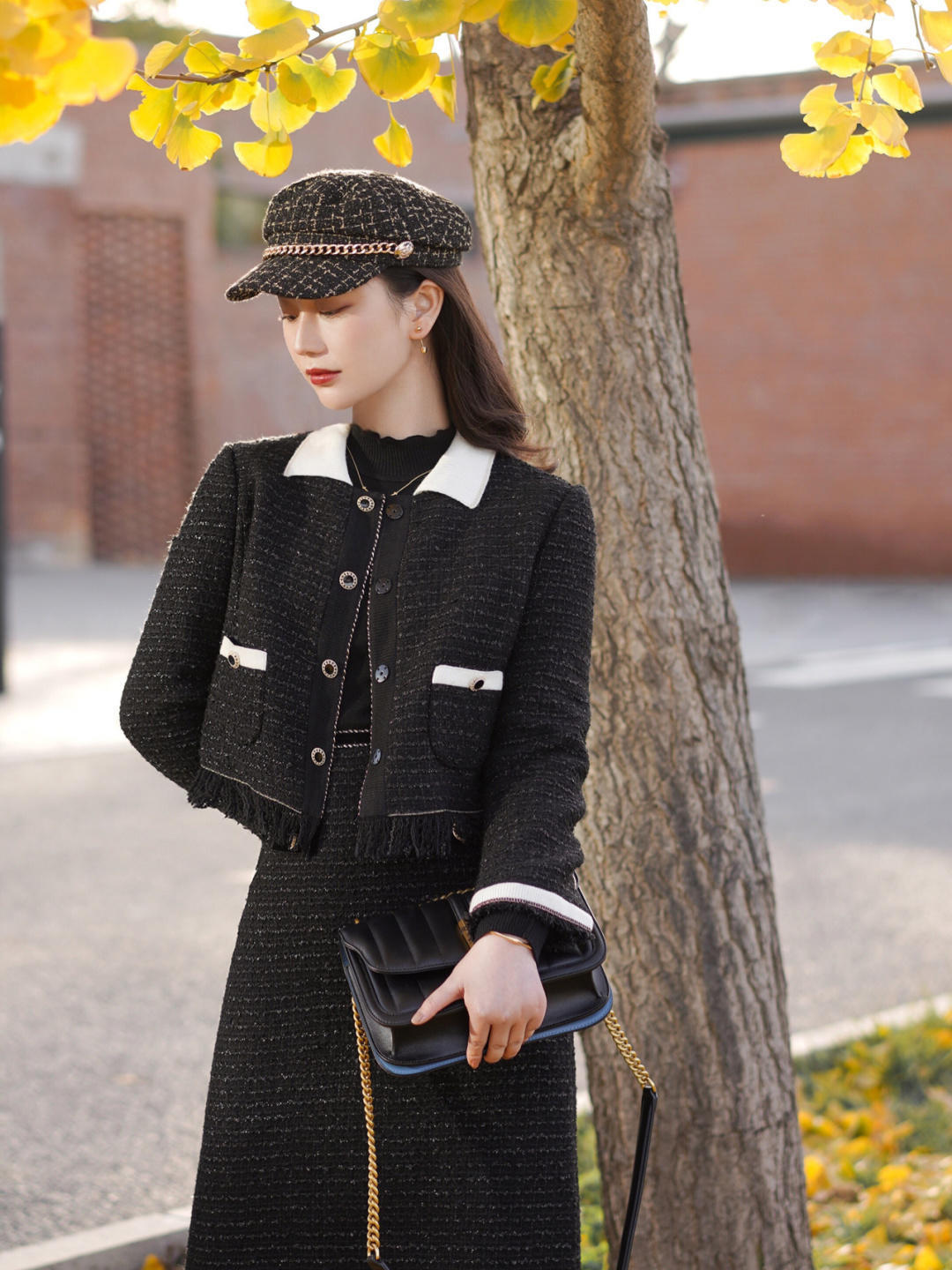 包臀裙|精致女人都爱穿“小香风”套装,学会这些技巧,提升气质又洋气