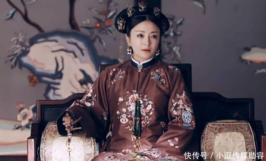 清朝|清朝女性围在脖子上的白围脖，有何用处为什么有些没有