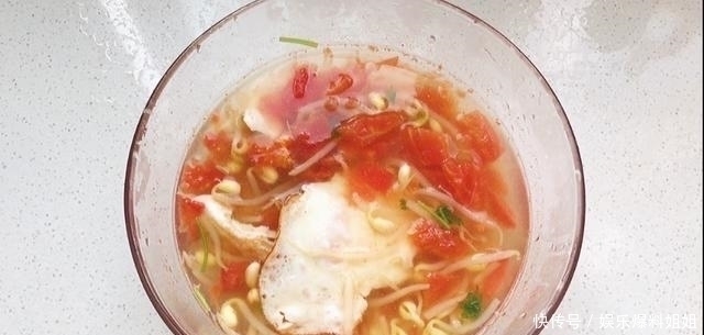 西红柿|每天晚餐吃这个减脂汤，一段时间腰细了脸小了，瘦子别喝怕你太瘦