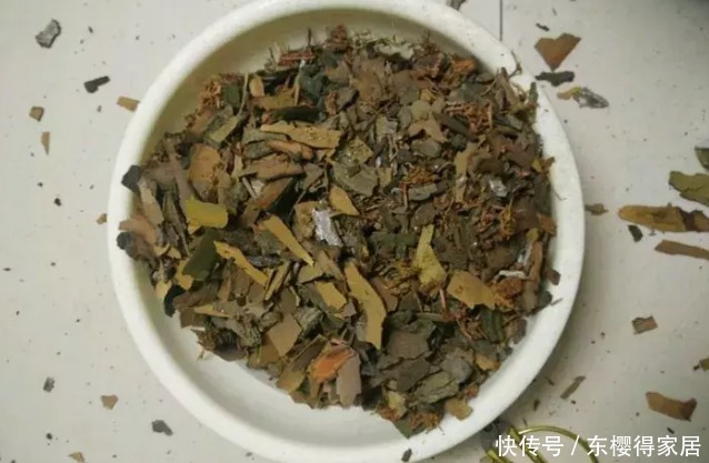 常收集树皮、草木灰养花,省钱又高效,还能多点乐趣