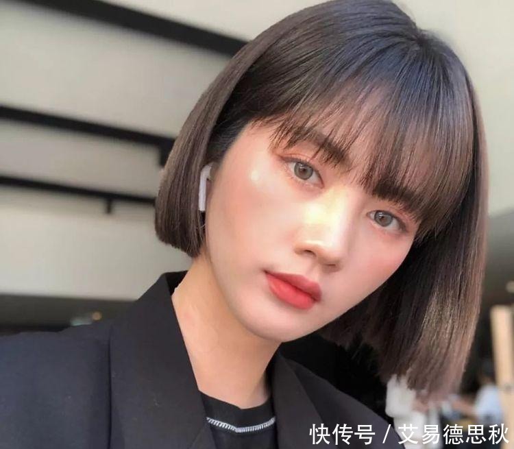短发“一刀切”,不打理也好看