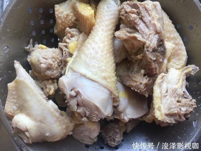 软嫩|炖鸡汤,别只知道焯水!30年大厨教你3招,肉质鲜香软嫩,无腥味