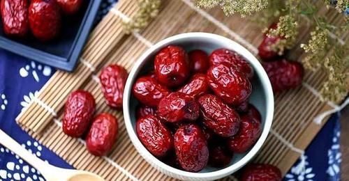 补气|黄芪是个宝,乱喝也不好,喝对了,养肝补肾,滋养气血,美容养颜