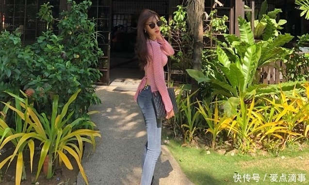 色牛仔裤|牛仔裤美女,完美彰显出女性优雅高贵的气质,焕发出不一样的气场