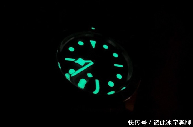 帝舵|两三万价位没有更好的选择,解毒帝舵碧湾1958海军蓝潜水表