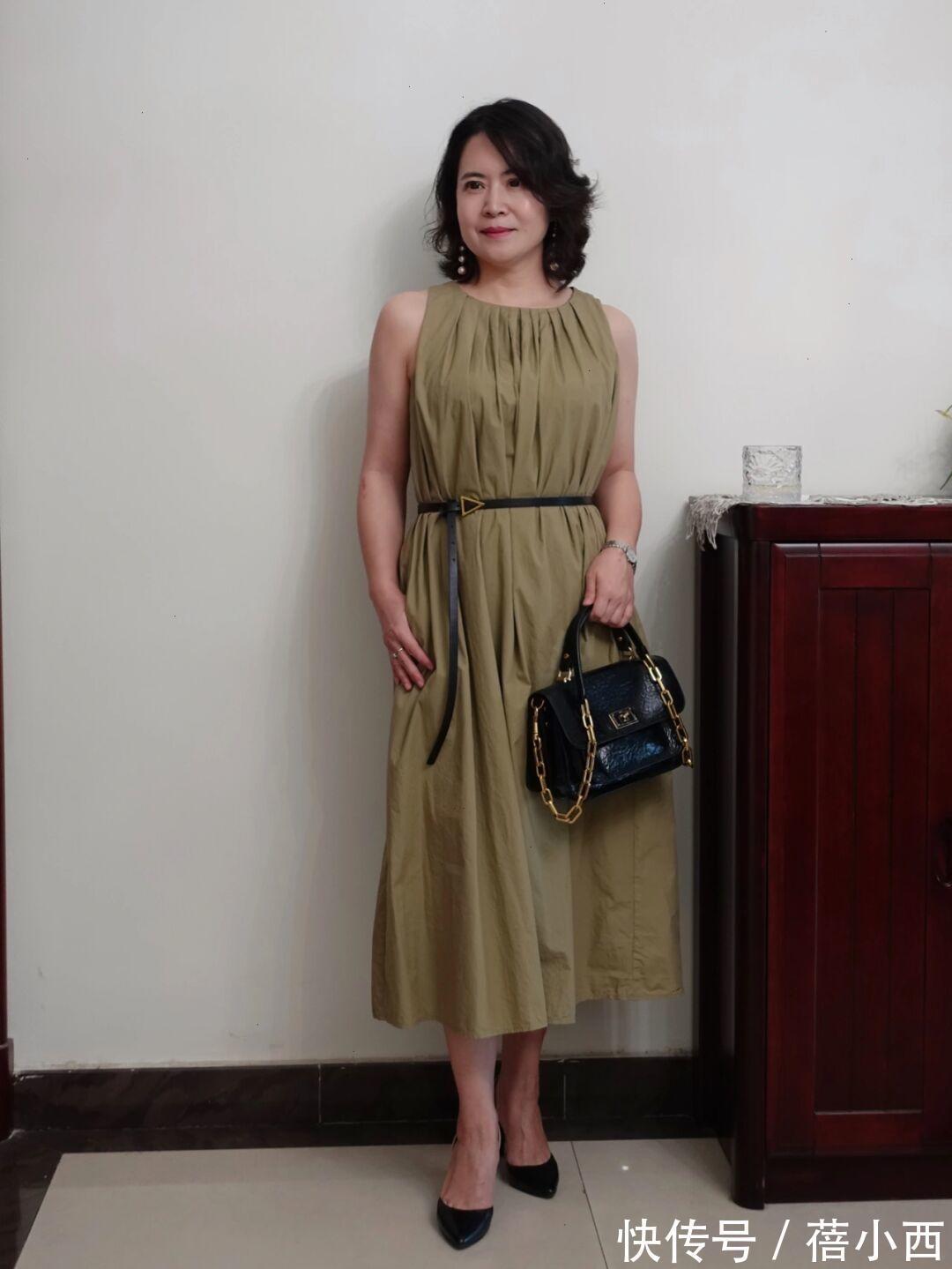 连衣裙|这才是50岁普通女性的穿衣典范，优雅高级显气质，岁月从不败美人