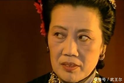 李嬷嬷|浅谈贾府中的老婆子们：死鱼眼睛背后的无奈！