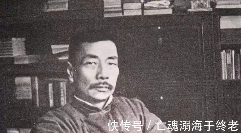 魯迅@郭沫若罵魯迅四個字,魯迅用14個字回懟,精準概括了郭沫若一生