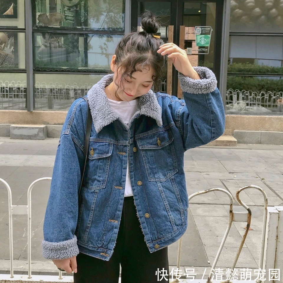 女人味 今年流行这么穿:羊羔毛外套阔腿裤,配短靴,别说,简直美上天