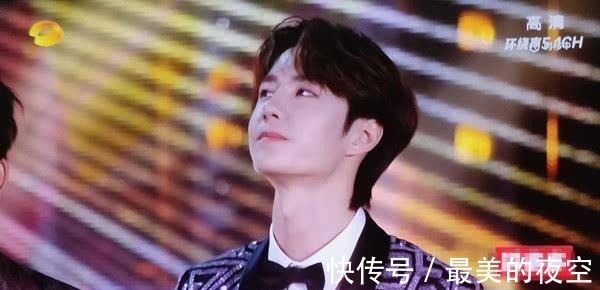 朱丹后继有人!欧阳娜娜跨年夜用错词,现场的蔡徐坤太尴尬