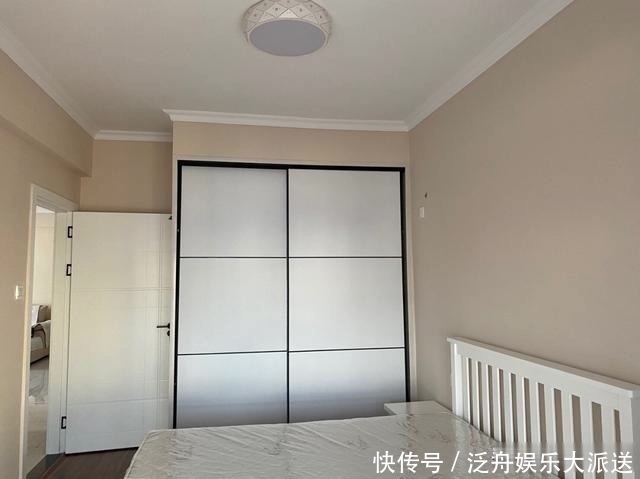 阳台|越来越多人不做吊顶,不做电视墙,看看她家装修,简约又漂亮