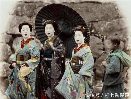 日本|19世纪的日本风情:女子妆容太辣眼,武士目露凶光,电影都拍不出