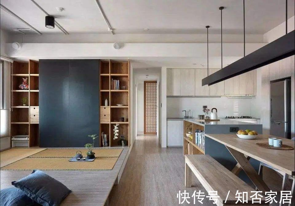小户型|客厅装个地台,关键时刻能当一间房用,多功能很方便!