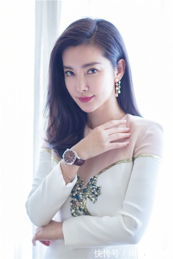 马伊琍|发型得根据脸型来决定,马伊琍剪掉黑长直,显年轻还更显气质