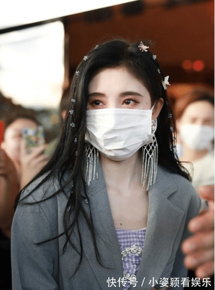 发卡|女生穿搭不止有衣服包包，发卡搭配可不能少，看时尚博主们怎样搭
