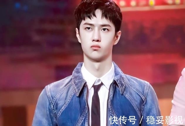 快本|时代少年团发展受限，何炅无视丁程鑫引争议，宋亚轩也曾深陷其中