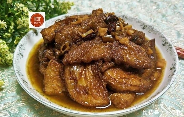 在家做茄子,我教你一招,不仅不吸油,味道比红烧肉还香!