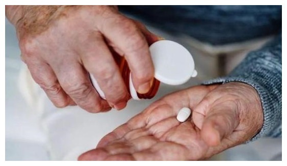 钾元素|高血压怕缺钾，经常吃降压药，建议常吃这3种“高钾食物”