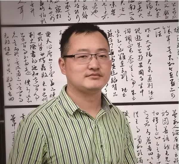 书法!他擅长书法诸体,诸体皆精,多次获国展大奖,凭此当上书协副主席