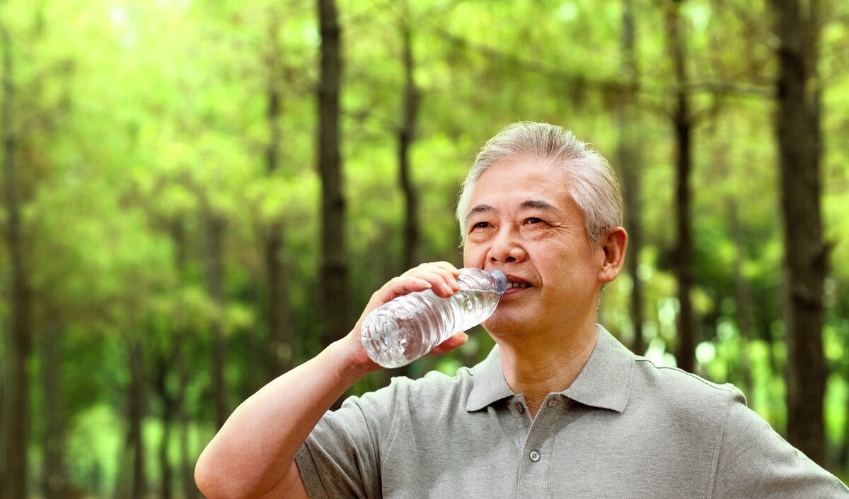 院士|68岁院士提醒：血脂过高，2种素食尽量忌口，避免血脂升高