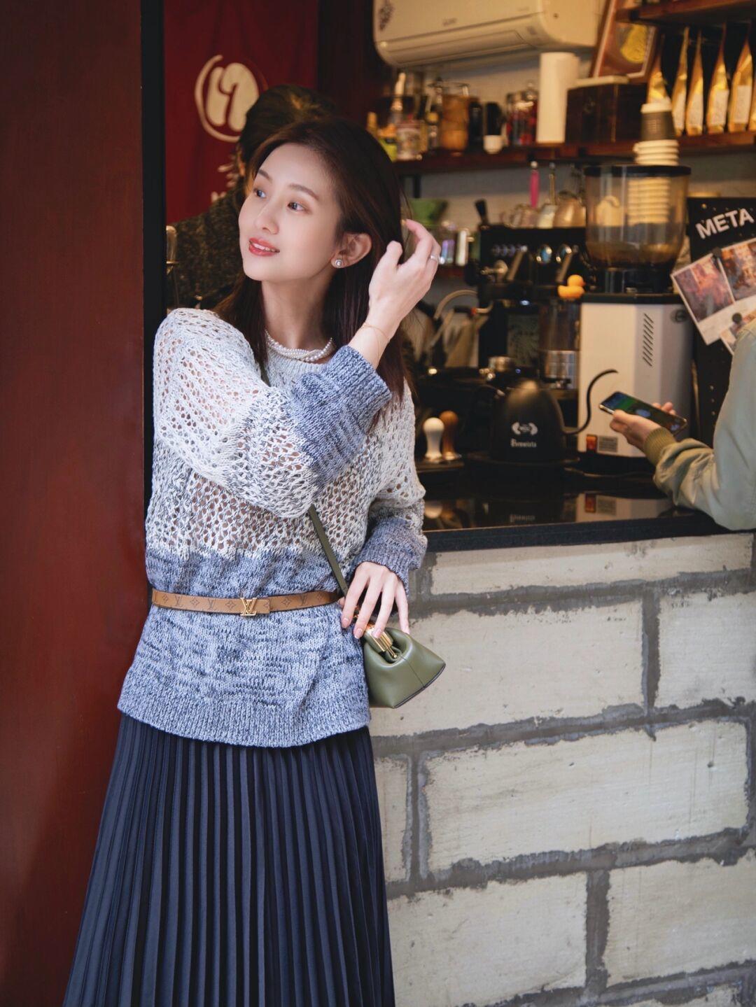 搭配|入春毛衣“买精不买多”,学会这样穿,大家都能变成时髦精