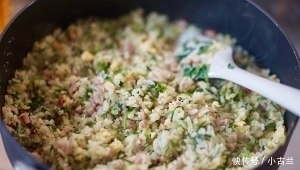 吃剩|吃剩的米饭别再倒了,换种新做法,分分钟被抢光