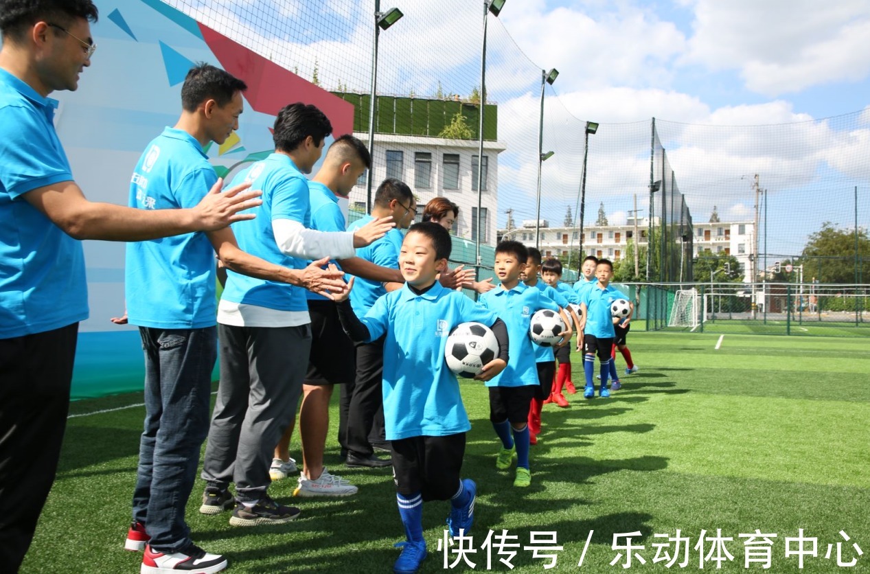 训练|自营体育精心策划亲子训练营,孩子家长以运动链接沟通