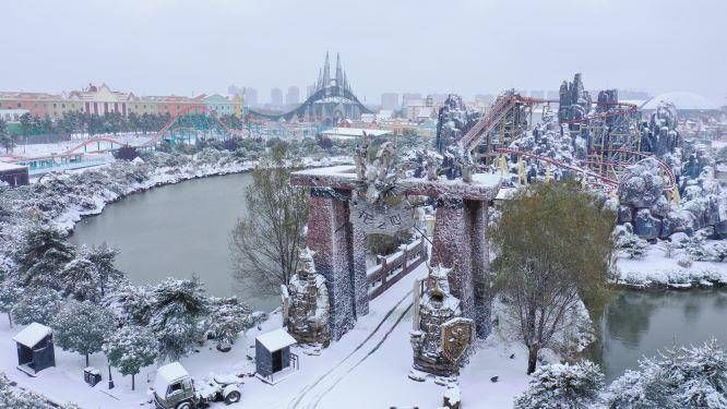 赏雪|航拍赏雪，玉砌素裹中的欧乐堡美的像童话