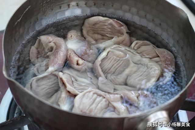 下酒菜当属炒鸡胗，想要脆嫩有1步不能省，没腥味更有嚼劲