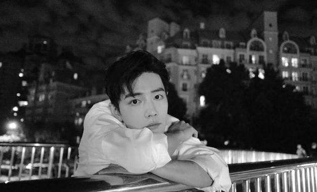 肖战|肖战被嘲无缘中秋晚会,为弥补粉丝遗憾,连续投放“存粮”哄开心