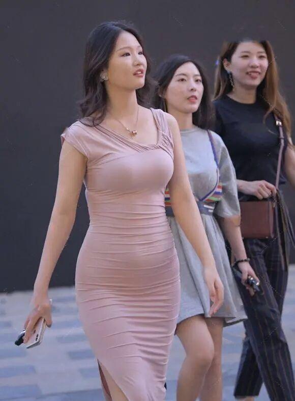 连衣裙 “小肚子”影响穿裙子,从连衣裙到短裙无一例外,勒出赘肉很尴尬