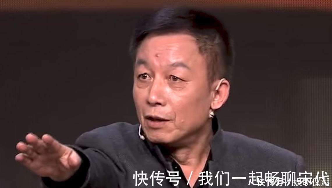 变魔术!易中天“暗讽”余秋雨,究竟有何恩怨?你看余秋雨怎么回应的