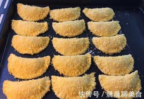 剩下的饺子皮别扔了,简单一做,酥到掉渣,简单营养又美味