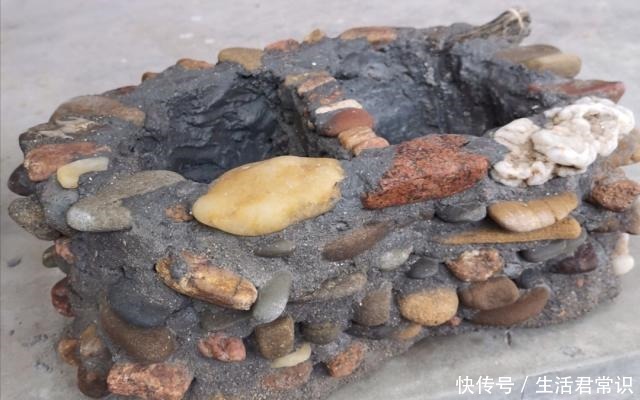 花盆不用买,河边捡堆小石头,做成漂亮的小花盆,养花好有韵味!