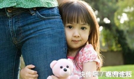 老人味|孩子最好不要跟老人一起睡，原因不是迷信，而是这几点