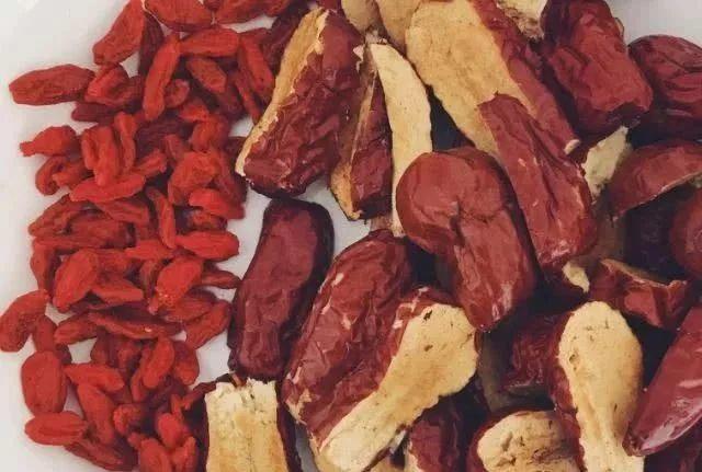 黄芪|枸杞配一宝，喝上3天，肾会充满能量，肝也慢慢好转