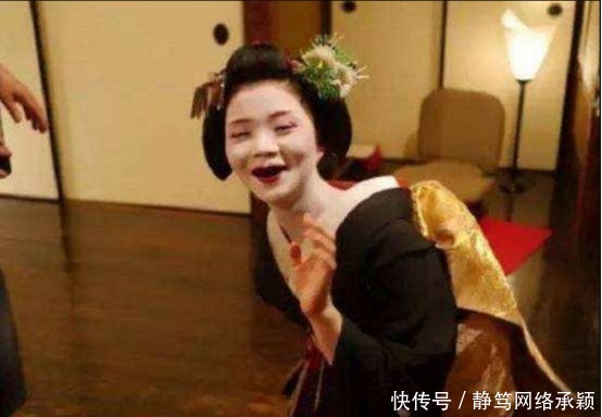 审美|日本女人的独特审美,大白脸、染黑齿和秃眉毛,小孩都会被吓哭